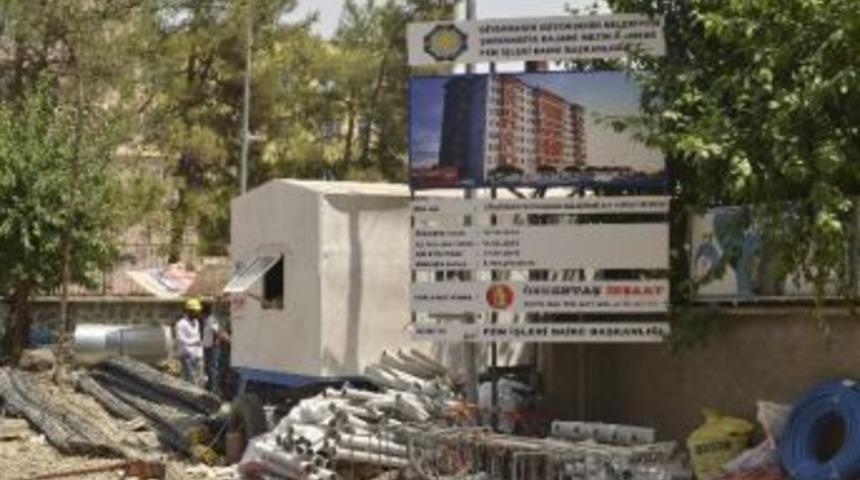 Kız &Ouml;ğrenci Yurdu İnşaatı S&uuml;r&uuml;yor