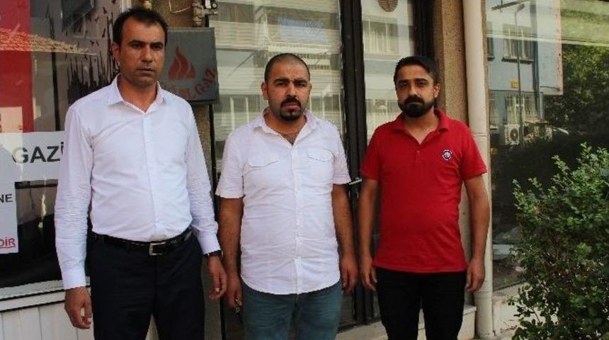 Yetiştirme Yurdunda Kalan &Ccedil;ocuklara Jest