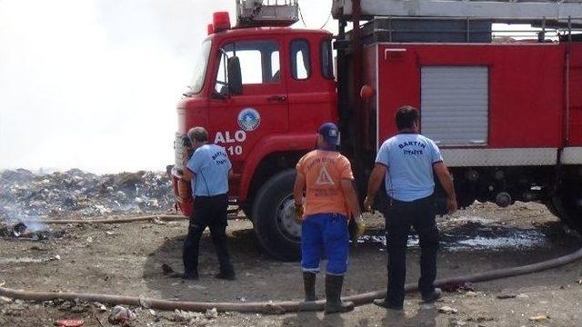 Bartın&rsquo;da Şehir &Ccedil;&ouml;pl&uuml;ğ&uuml;nde &Ccedil;ıkan Yangın Ormana Sı&ccedil;radı 3