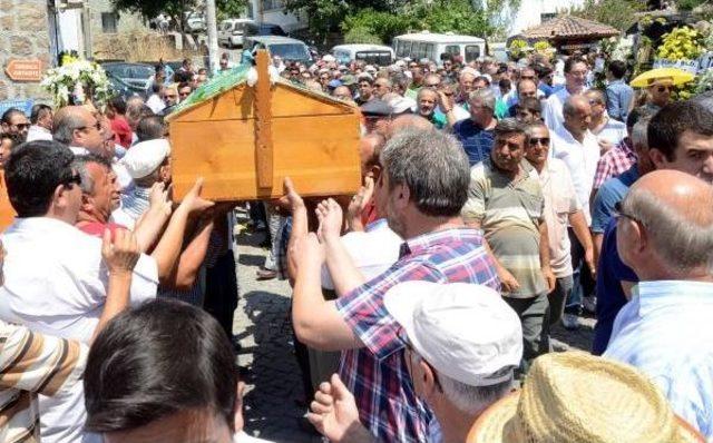 Bodrum Belediye Başkanı Kocadon'un Babası Toprağa Verildi