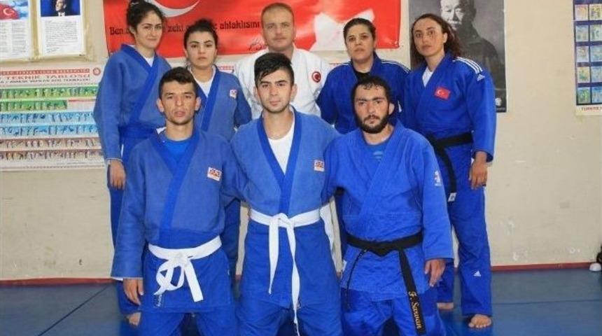 İşitme Engelli Judocular Avrupa Şampiyonasına Hazırlanıyor