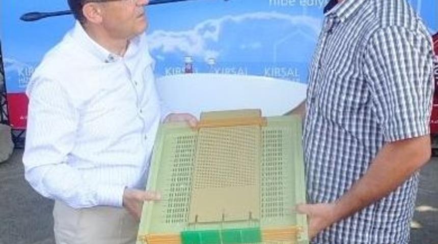 B&uuml;y&uuml;kşehir&rsquo;den K&ouml;rfezdeki Arıcılara 3 Bin 12 Adet Kovan Altlığı Desteği