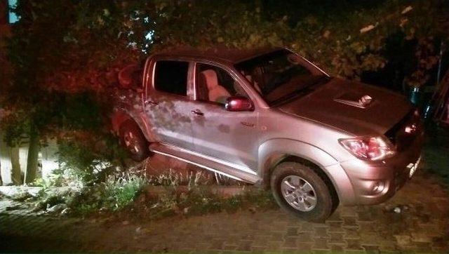 Babasının Park Ettiği Aracın Altında Kalan Bebek Öldü 1