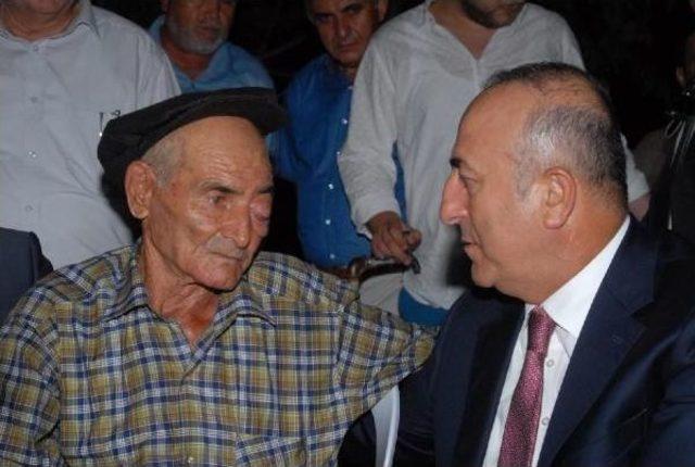Bakan Çavuşoğlu, Şehit Barış Akkabak’In Dedesini Hastaneye Götürdü