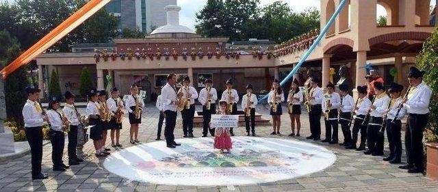 &Ouml;zel Başak Koleji Festivalde G&ouml;z Doldurdu 1