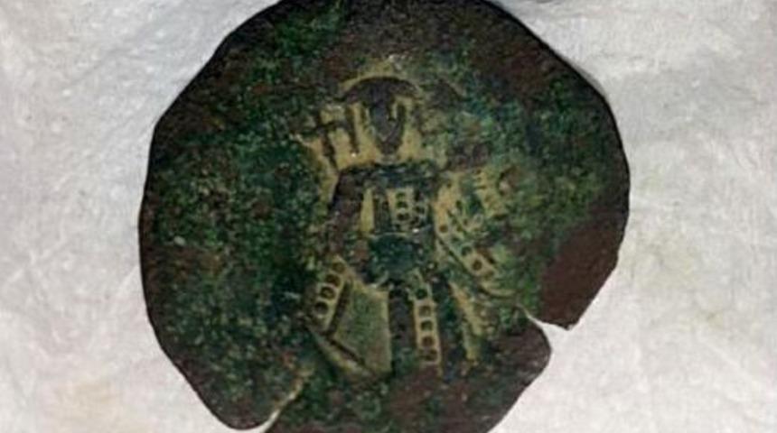 Tarihi Sikkeyi Internetten Satmaya &Ccedil;alışırken Yakalandı