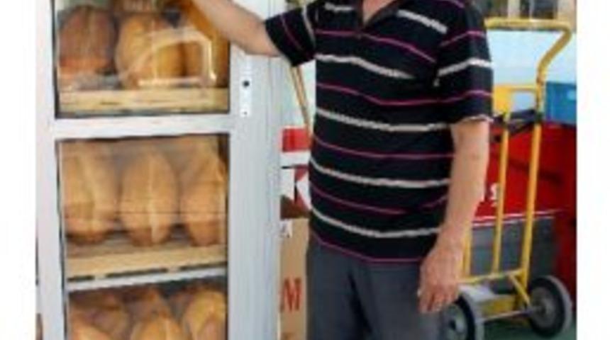 Esnaf Ekmek Fiyatlarının D&uuml;ş&uuml;k Olmasından Dert Yanıyor