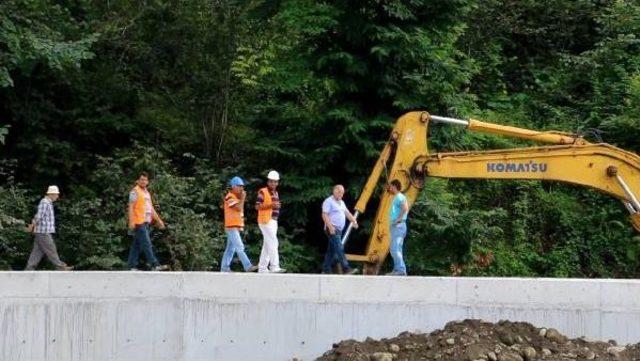 Arhavi’De Durdurma Kararlı Hes Inşaatına Çevreci Baskını