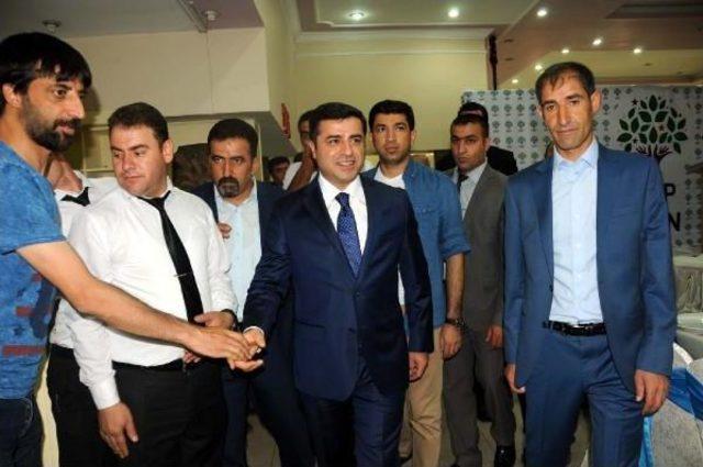 Demirtaş: Pkk Derhal Elini Tetikten Çekmeli, Karşılıklı Ateşkese Uyacağını Ilan Etmelidir