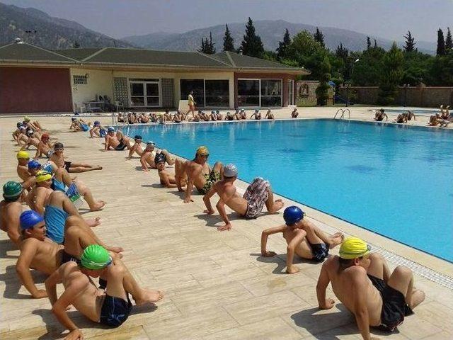 Kuyuucak Halk Eğitim Merkezi Eğitimde Sınır Tanımıyor 1