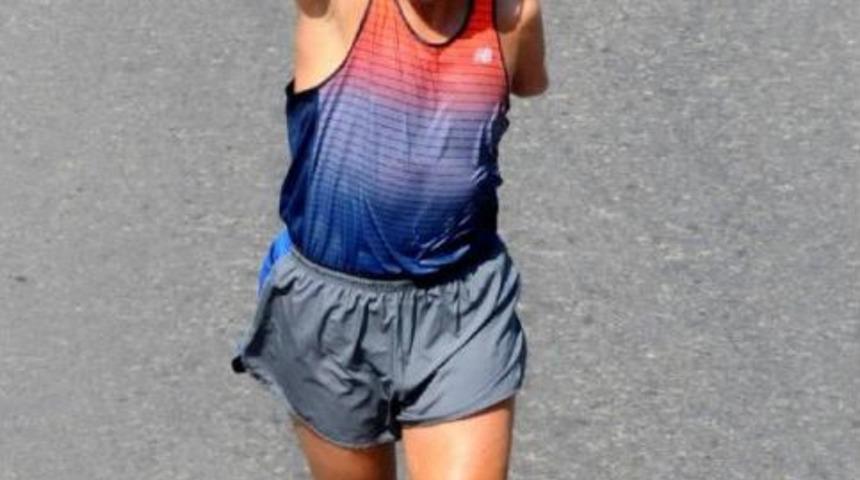 Tek Kollu 'koşan Adam', Termik Santralleri Protesto I&ccedil;in Koştu