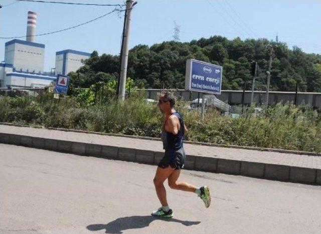 Tek Kollu 'koşan Adam', Termik Santralleri Protesto Için Koştu