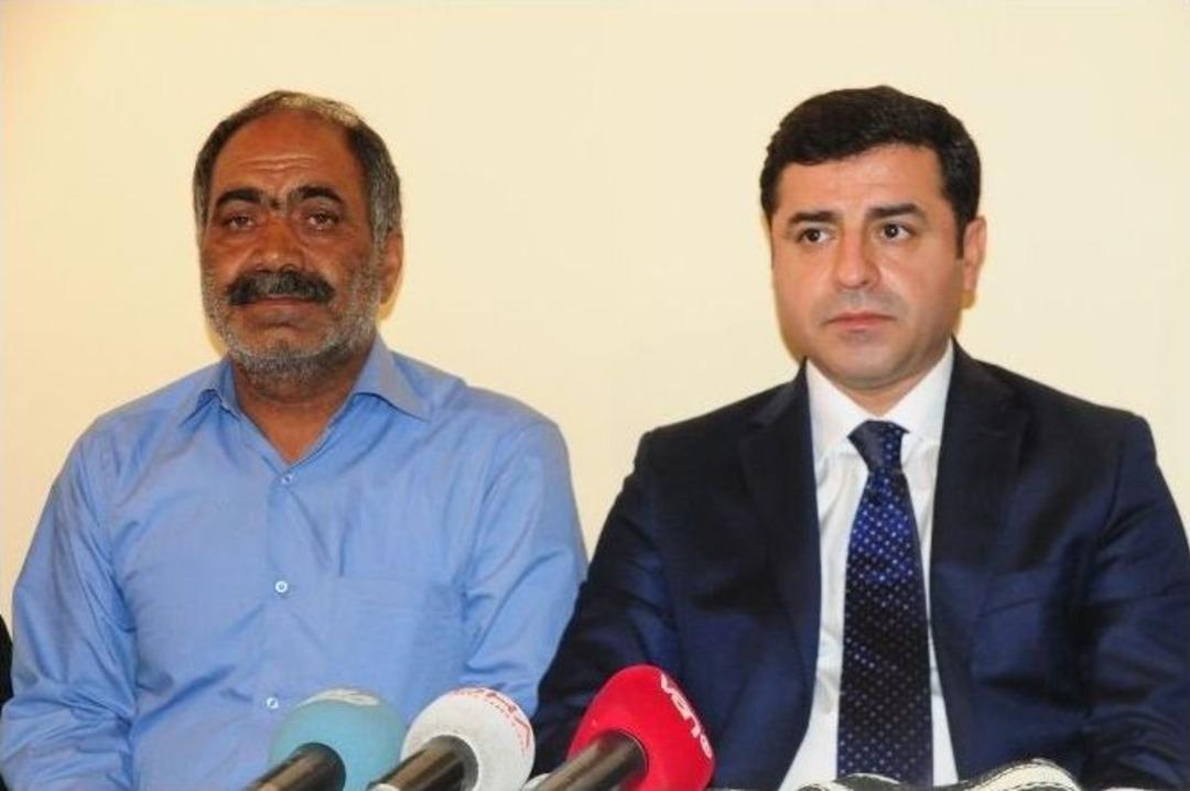 Demirtaş&rsquo;tan Şehit Askerin Ailesine Taziye Ziyareti