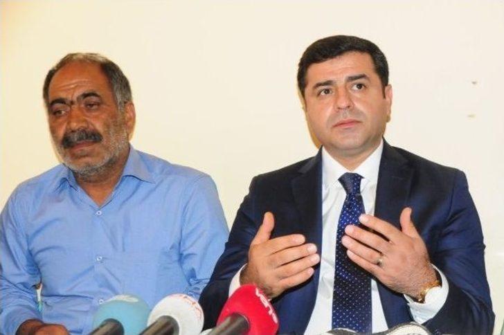 Demirtaş’tan Şehit Askerin Ailesine Taziye Ziyareti G1