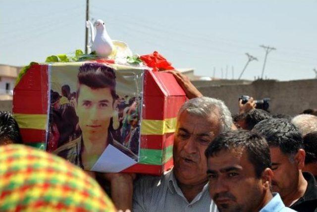 Silopi deki Olaylarda &Ouml;len 3 Kişi G&ouml;zyaşlarıyla Toprağa Verildi 1