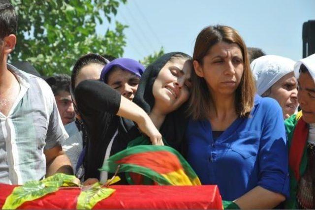 Silopi deki Olaylarda &Ouml;len 3 Kişi G&ouml;zyaşlarıyla Toprağa Verildi 3