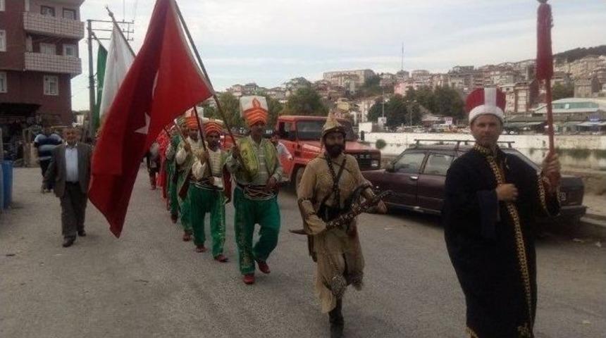 At &Uuml;st&uuml;nde Mehteranlı S&uuml;nnet D&uuml;ğ&uuml;n&uuml;