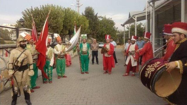 At Üstünde Mehteranlı Sünnet Düğünü