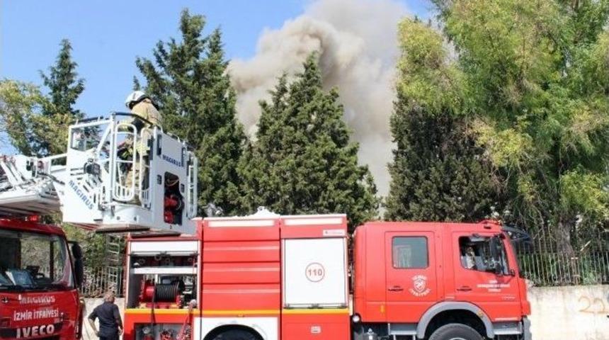 Lisede Korkutan Yangın