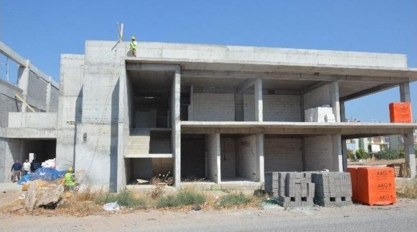 Bölgenin En Büyük Gençlik Merkezinde Çalışmalar Sürüyor