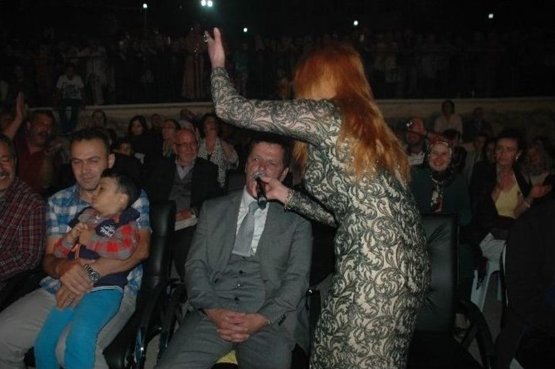 Zeynep Başkan İle Kamil Aydınlı D&uuml;et Yaptı