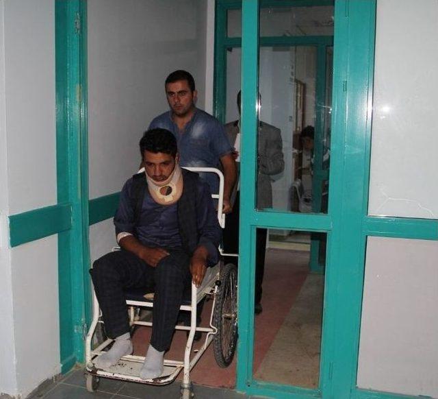 Başkale&rsquo;de Trafik Kazası: 8 Yaralı 1