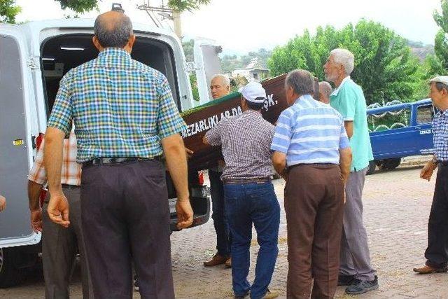 Huzurevi Yangınında Yaşamını Yitiren Yaşlı Şahıs Toprağa Verildi 1