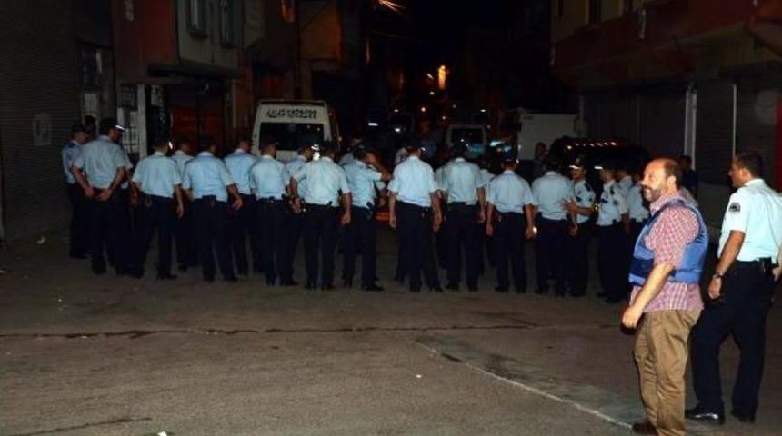 Komşu Ailelerin Kavgasına Biber Gazlı M&uuml;dahale: 6 Yaralı, 8 G&ouml;zaltı