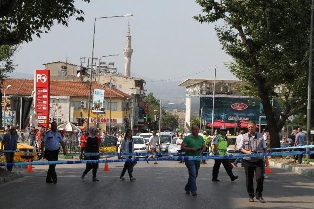 Bursa&rsquo;da Yabancı Banka &Ouml;n&uuml;nde Bomba Paniği