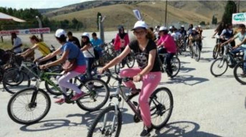 Eymir G&ouml;l&uuml;nde Bisiklet Keyfi