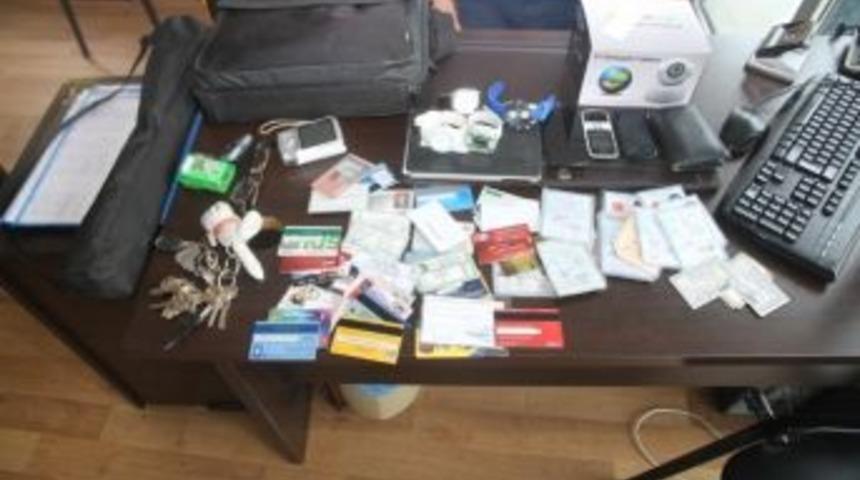 Kayıp Eşyalar Sahiplerini Bekliyor