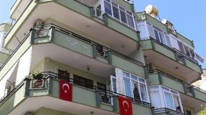 Alanyalı Şehit Polis İ&ccedil;in Taziye &Ccedil;adırı Kuruldu