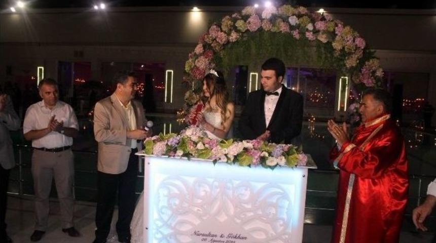 &Uuml;nsal Ailesinin Mutlu G&uuml;n&uuml;