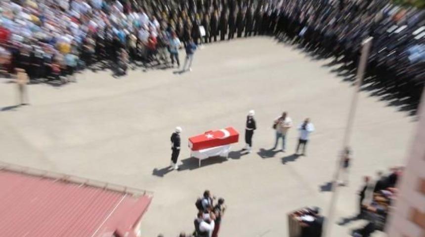 Şehit Polis Demir'i, Memleketi Sivas'ta 10 Bin Kişi Uğurladı
