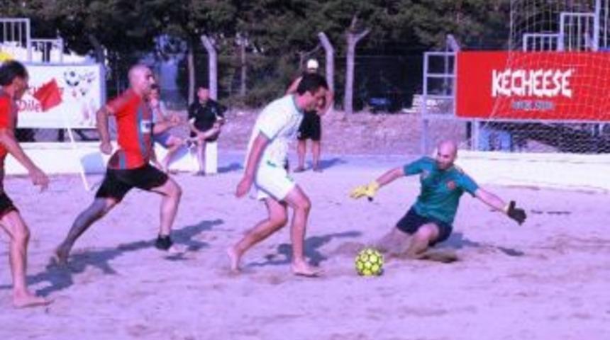Masterler Plaj Futbolu Turnuvası&rsquo;nda G&ouml;zler Finalde