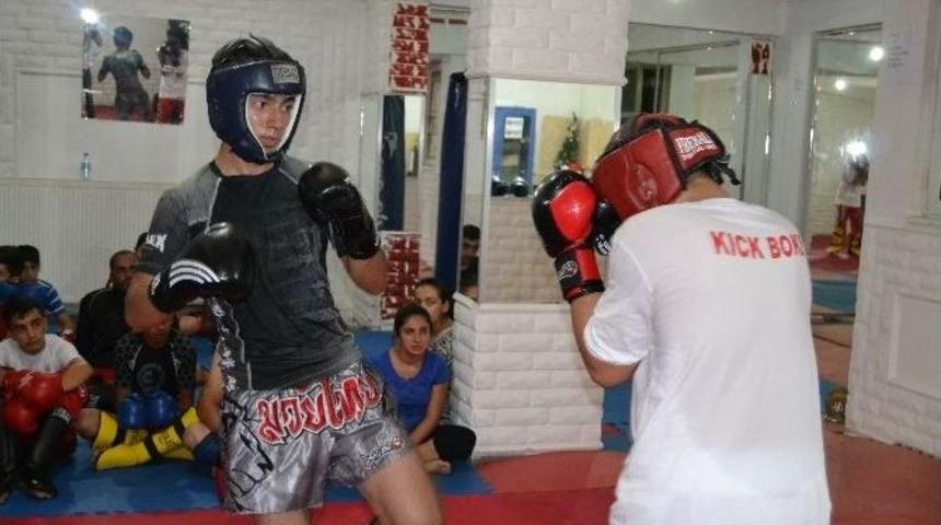 Tunceli&rsquo;de Kick Boksa Yoğun İlgi