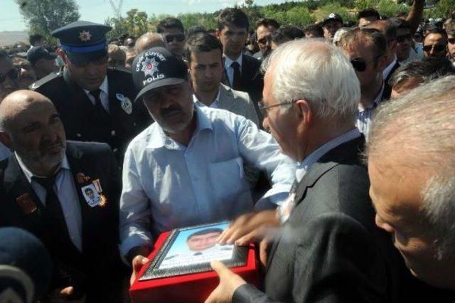 Şehit Polis Demir'i, Memleketi Sivas'ta 10 Bin Kişi Uğurladı (2)