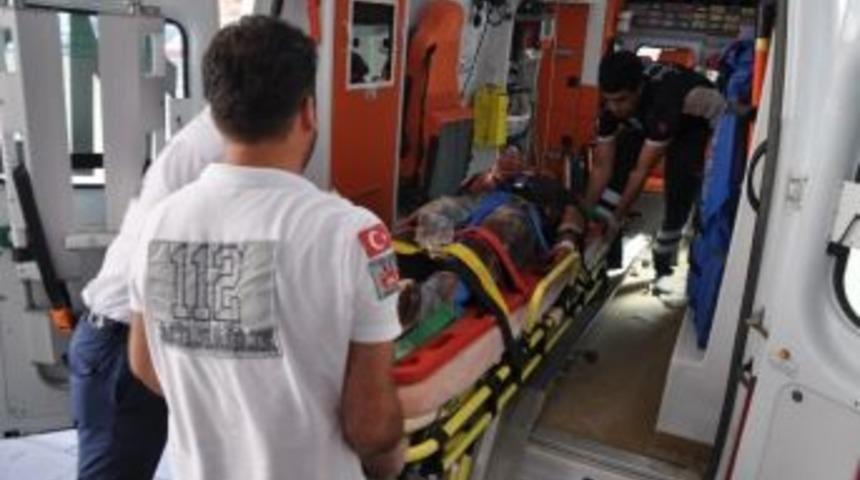 Kuzeninin Atardamarını Jiletle Kesip &Ouml;ld&uuml;ren Şahıs İntihar Girişiminde Bulundu