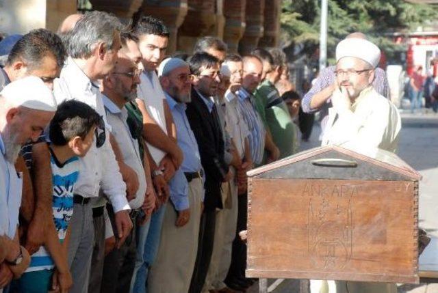 Denizde Boğulan Kafe Işletmecisi Toprağa Verildi