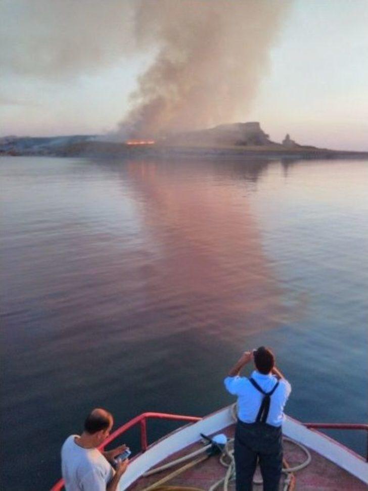 Çarpanak Adası’nda Yangın G1