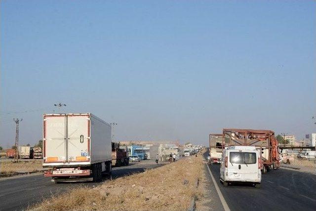 Nusaybin’de Ydg-h Üyeleri Caddeye Şüpheli 4 Paket Bıraktı, Karayolunu Trafiğe Kapattı