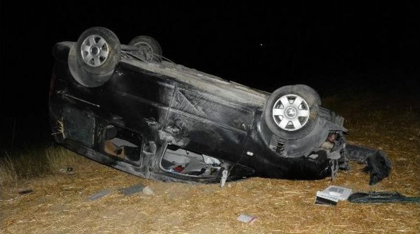 G&uuml;m&uuml;şhane&rsquo;de Trafik Kazası: 1 &Ouml;l&uuml;, 2 Yaralı