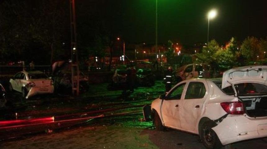 Sultanbeyli'nde Polis Merkezi &Ouml;n&uuml;nde Patlama (1)