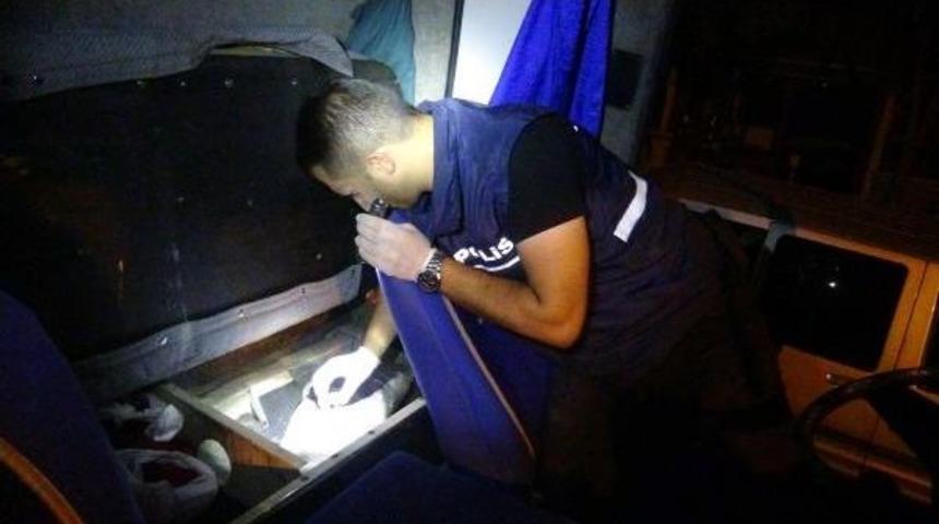 Aksaray&rsquo;Da Ş&uuml;phe &Uuml;zerine Durdurulan Kamyondan 30 Kilo Esrar &Ccedil;ıktı