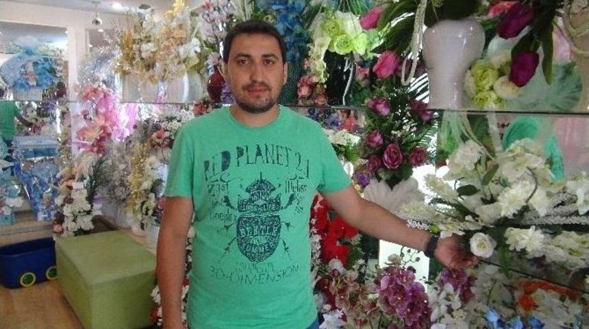 D&uuml;ğ&uuml;n Sezonu &Ccedil;i&ccedil;ek&ccedil;ilere Yaradı