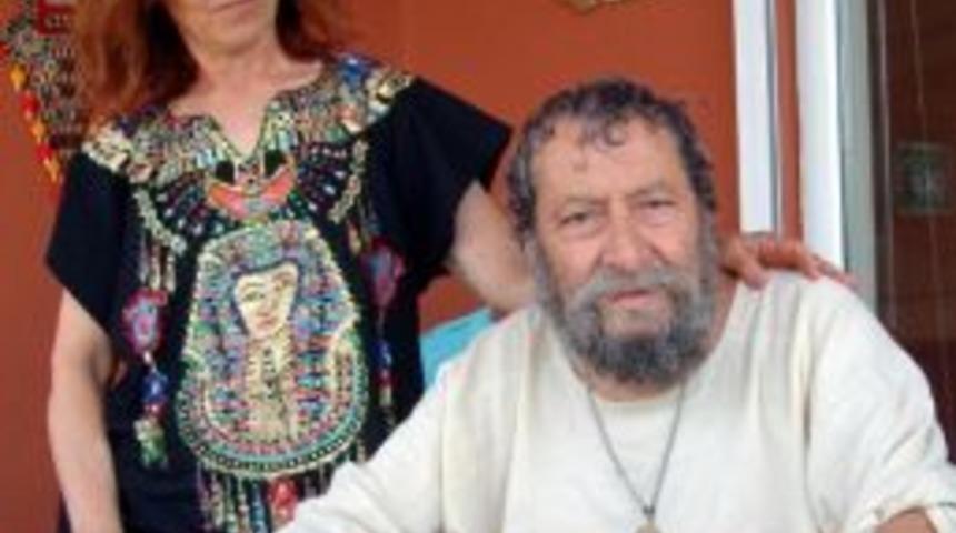 Turkish Artist Fikret Otyam Dies