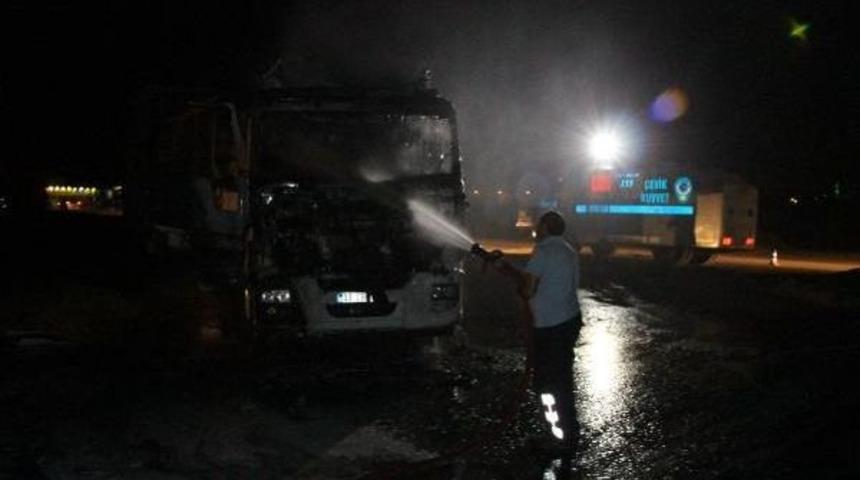 Nusaybin'de Tır'a Molotof Kokteylli Saldırı