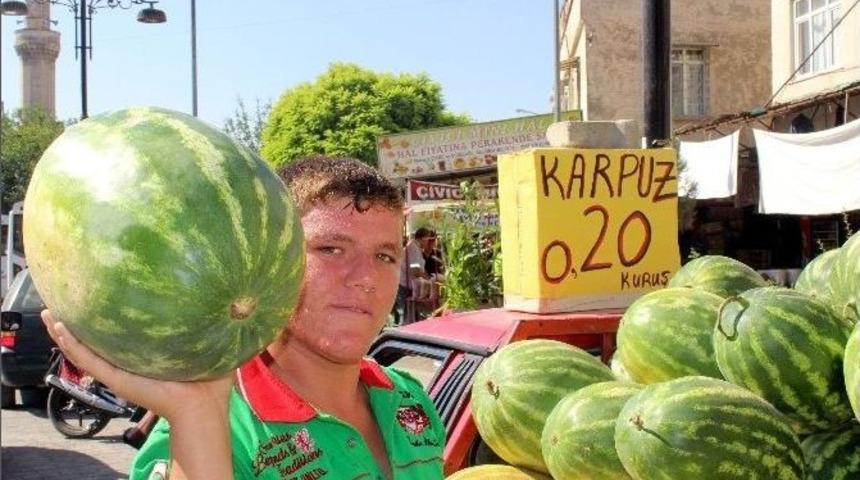 Adana Karpuzunun Fiyatı Tezgahta 20 Kuruşa D&uuml;şt&uuml;