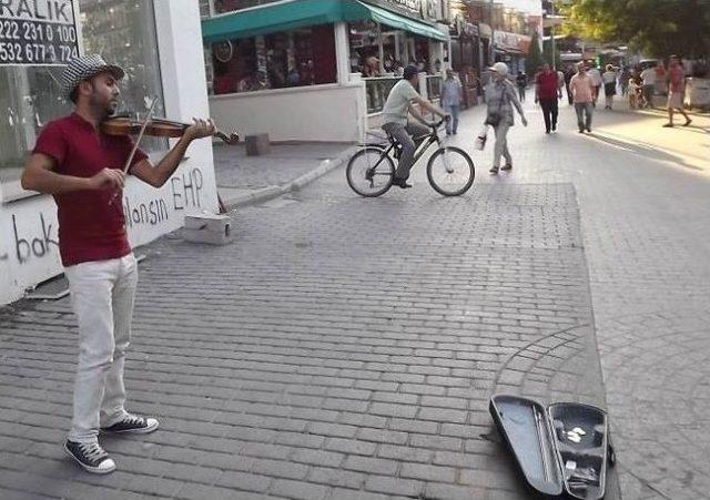 Kemancıdan Sıcak Havada Serin Şarkılar