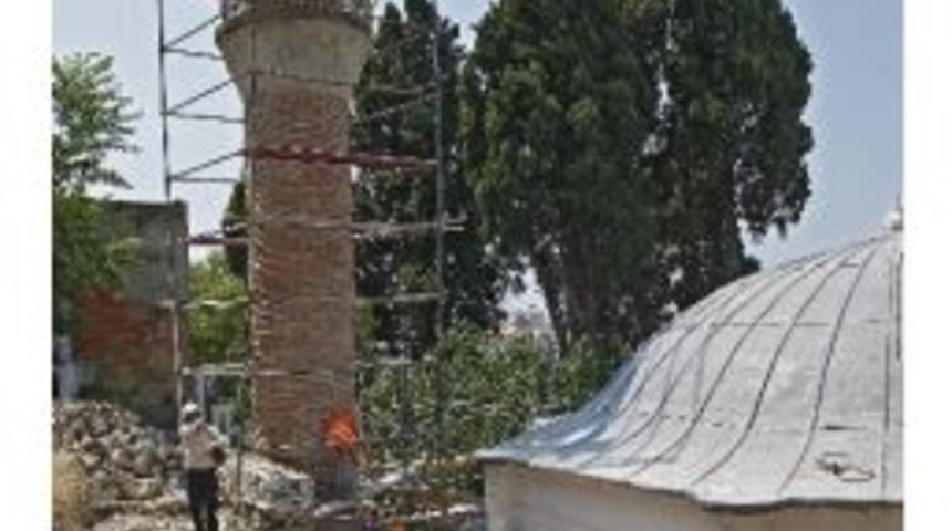 Tarihi Camiye Koruma Kalkanı